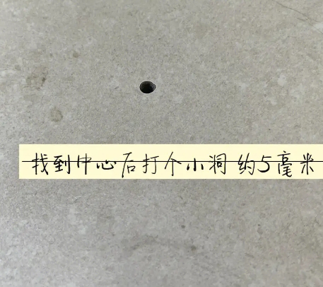 平凉瓷砖空鼓维修公司专业解答在瓷砖铺贴过程中，如果砂料搅拌不均匀，将会带来以下问题